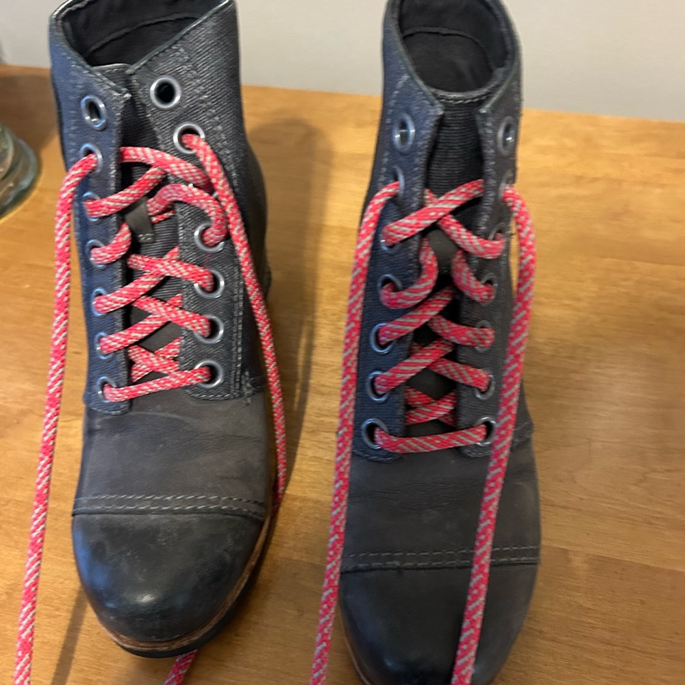 Lace up Sorels